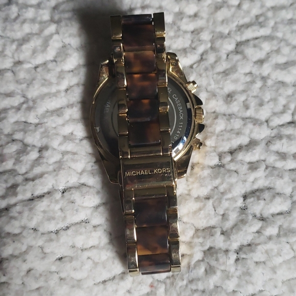 Michael Kors Watch - Picture 2 of 4